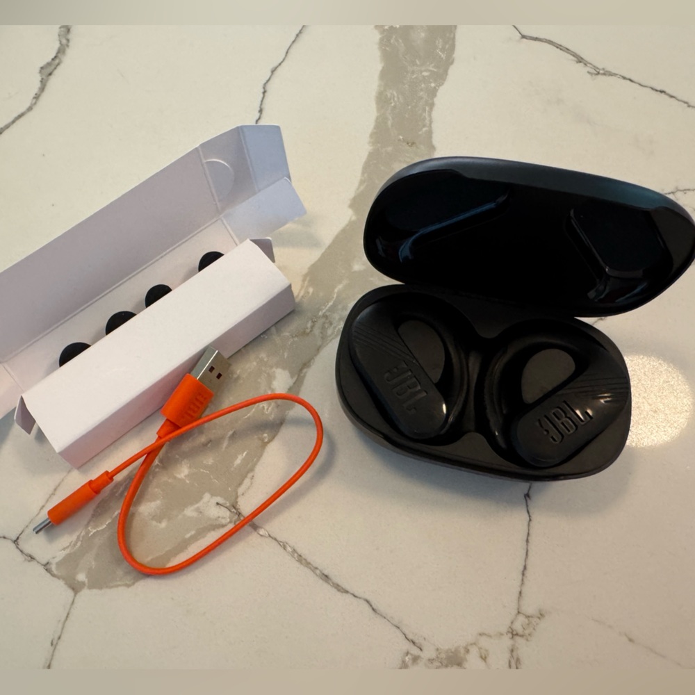 JBL Endurance Peak 3 Wireless Active Earbuds - Over Ear
